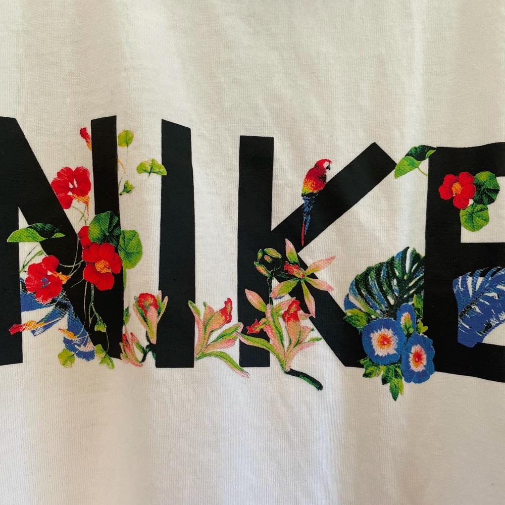 Nike dri-fit top